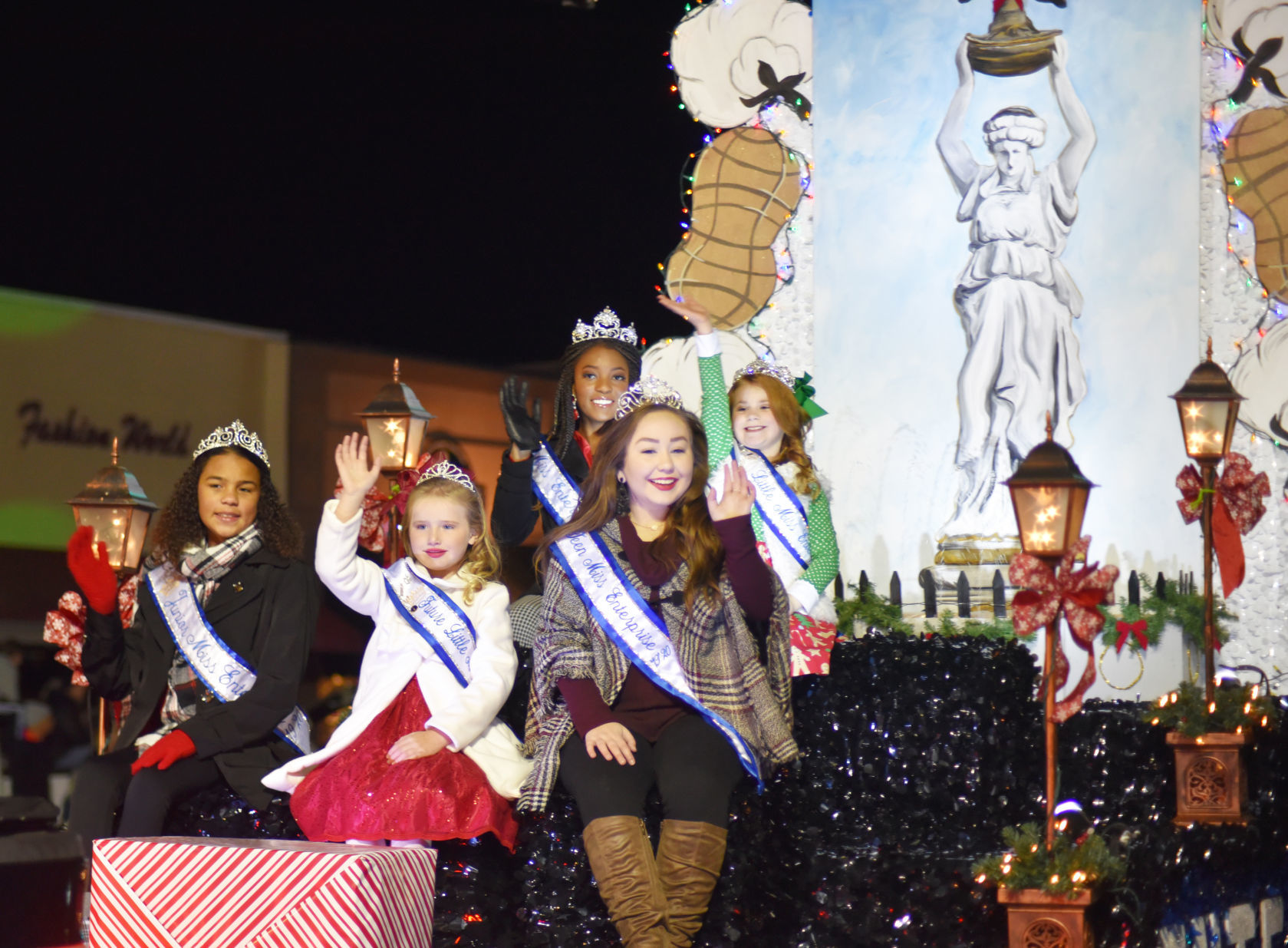 20191205_ent_parade_p1